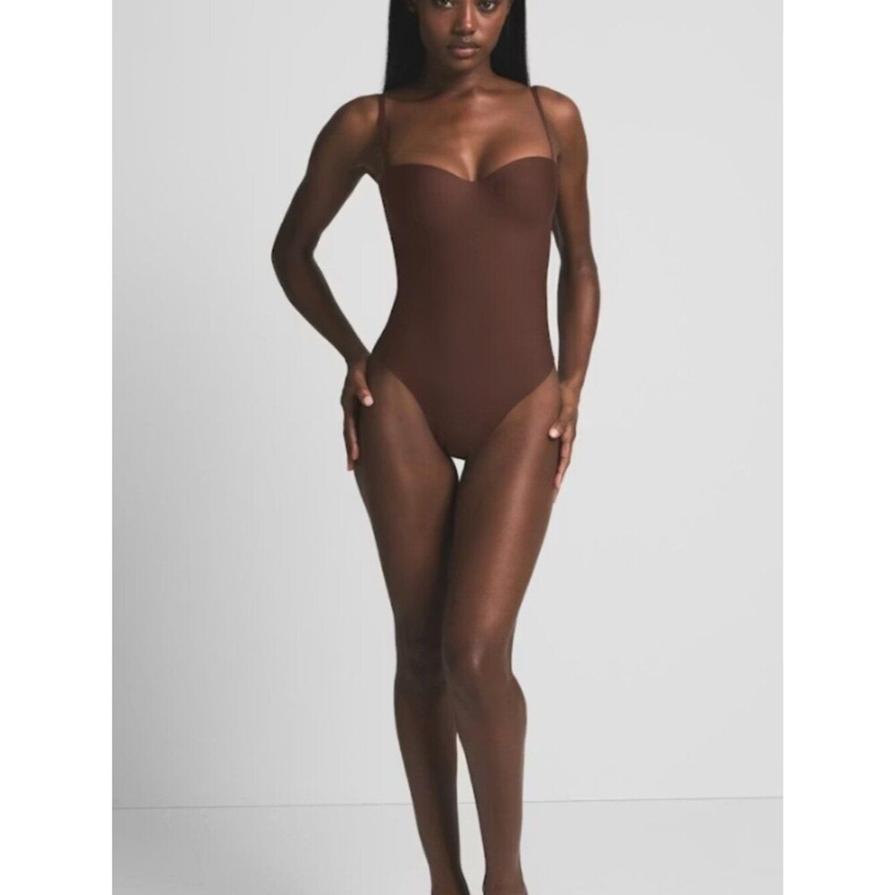 NEW SKIMS Body Molded Underwire Thong Bodysuit Cocoa Brown Medium NWT
